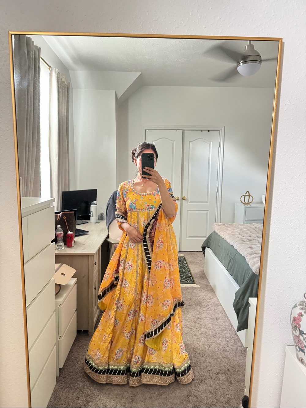 Floral peshwas + pants + dupatta (3pc)

Brand new